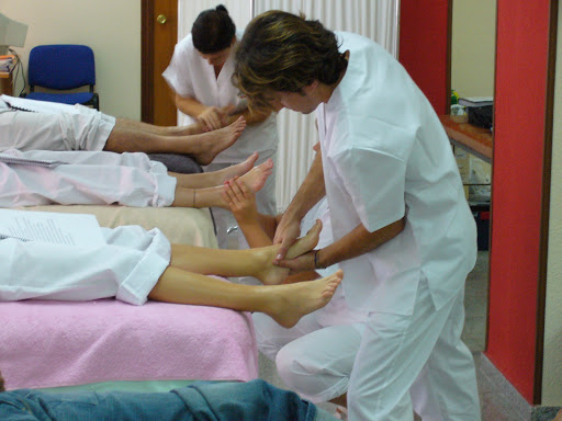 CENTRO DE BELLEZA Y SALUD MARGARITA ORTUÑO LAZARO Y EUSEBIO GARCIA LOPEZ. ESCUELA DE QUIROMASAJE Y TERAPIAS COMPLEMENTARIAS